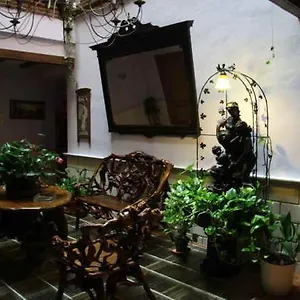 El Mano Hotel